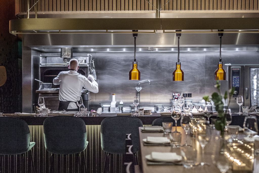 Chef's table: sitting at Kitchen table