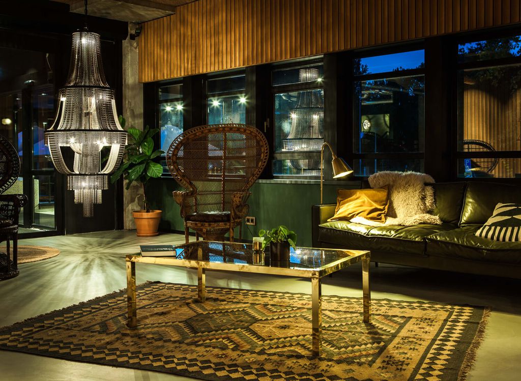 Hotel V Reception
