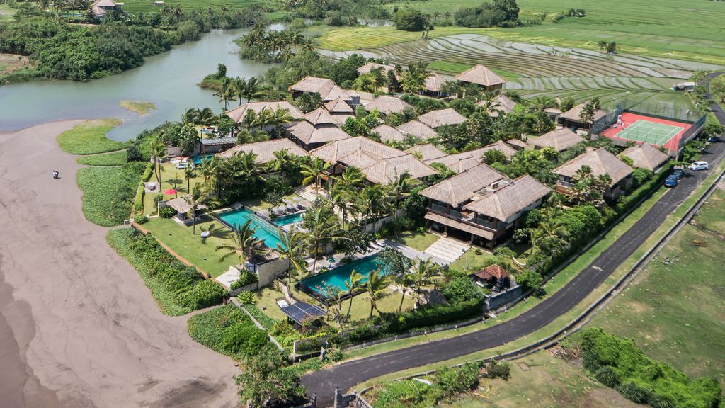 Pantai Lima Estate surrounding