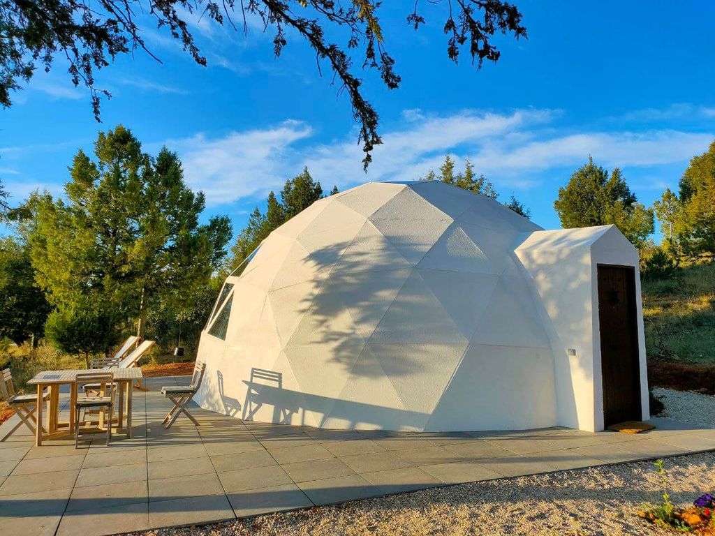 Atelier dome outside