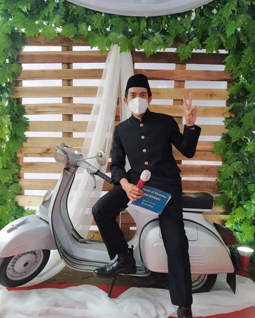 Ari Azhary