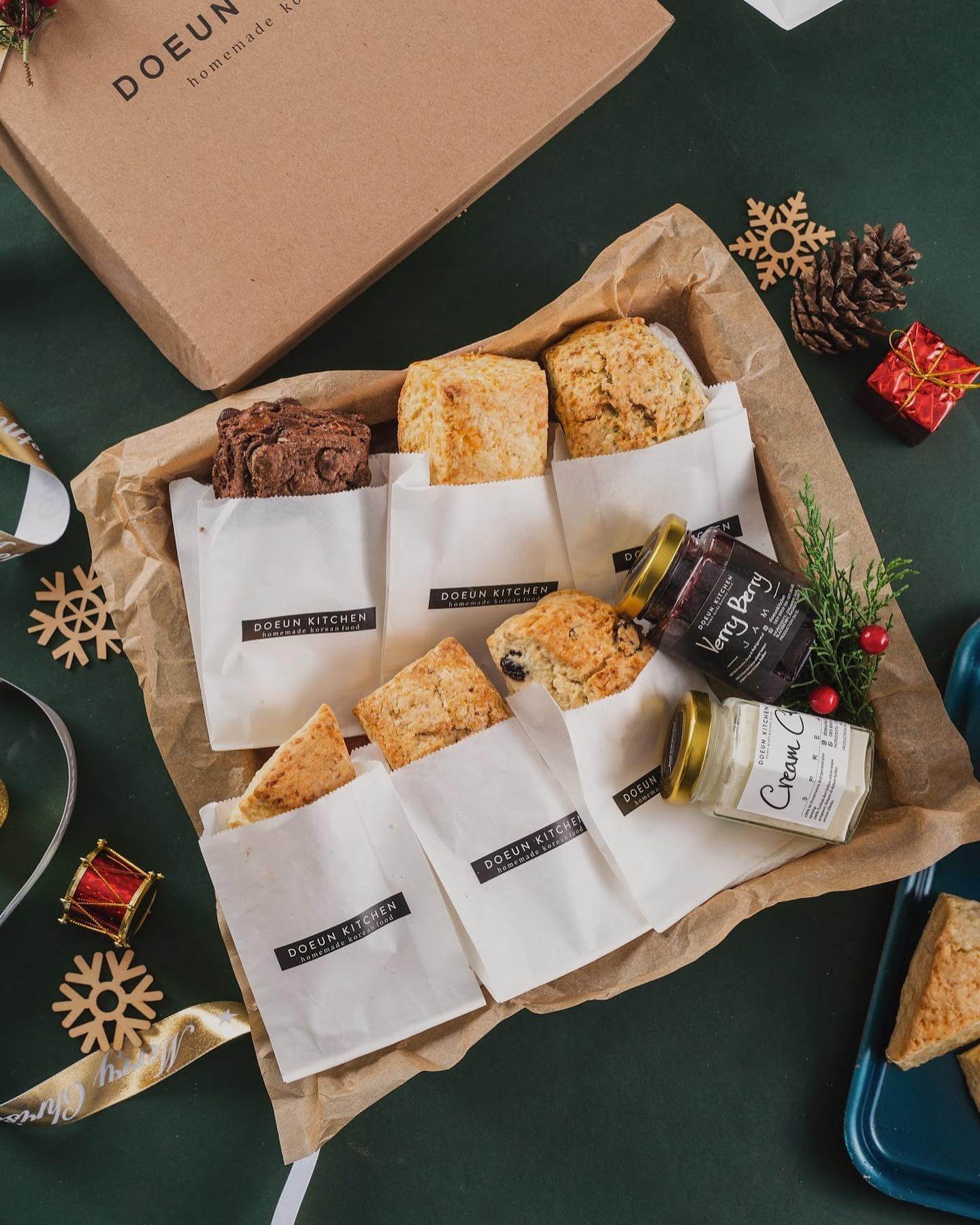Scones package + Jam hamper