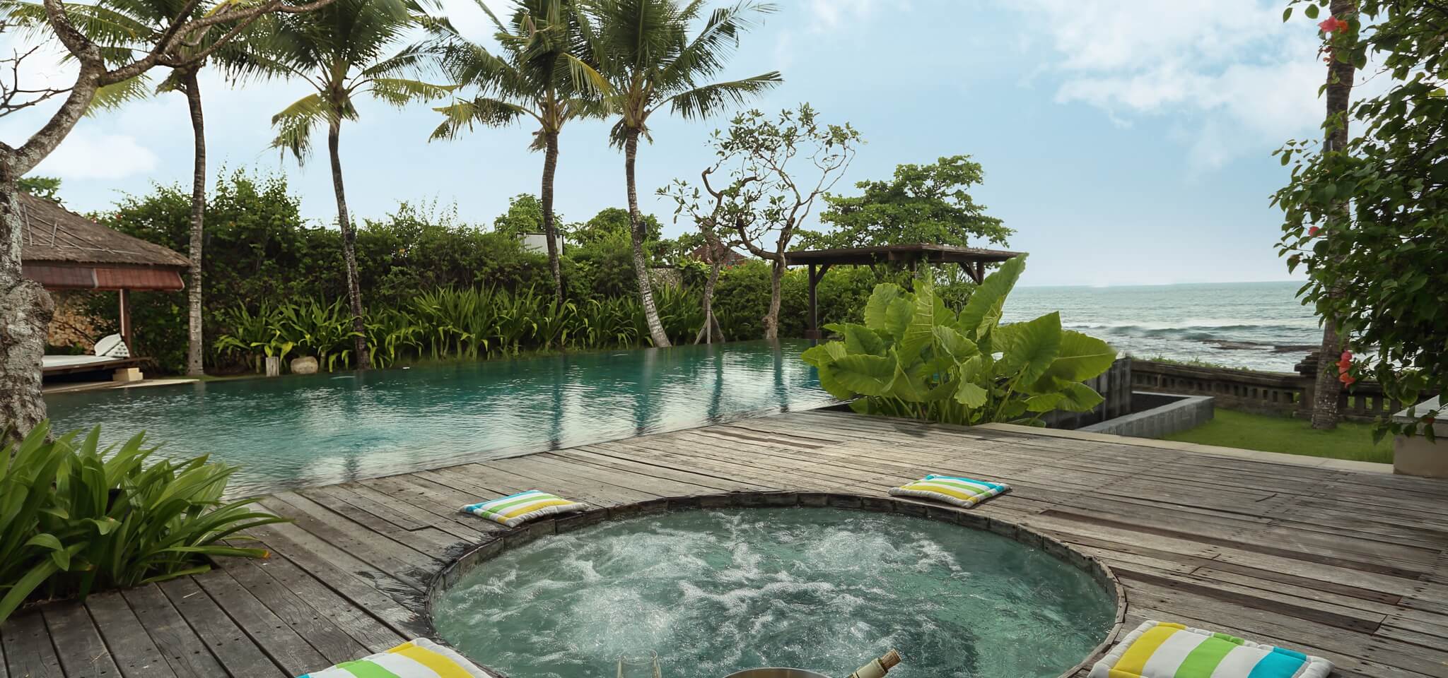 Jacuzzi of Villa Waringin - Pantai Lima Estate