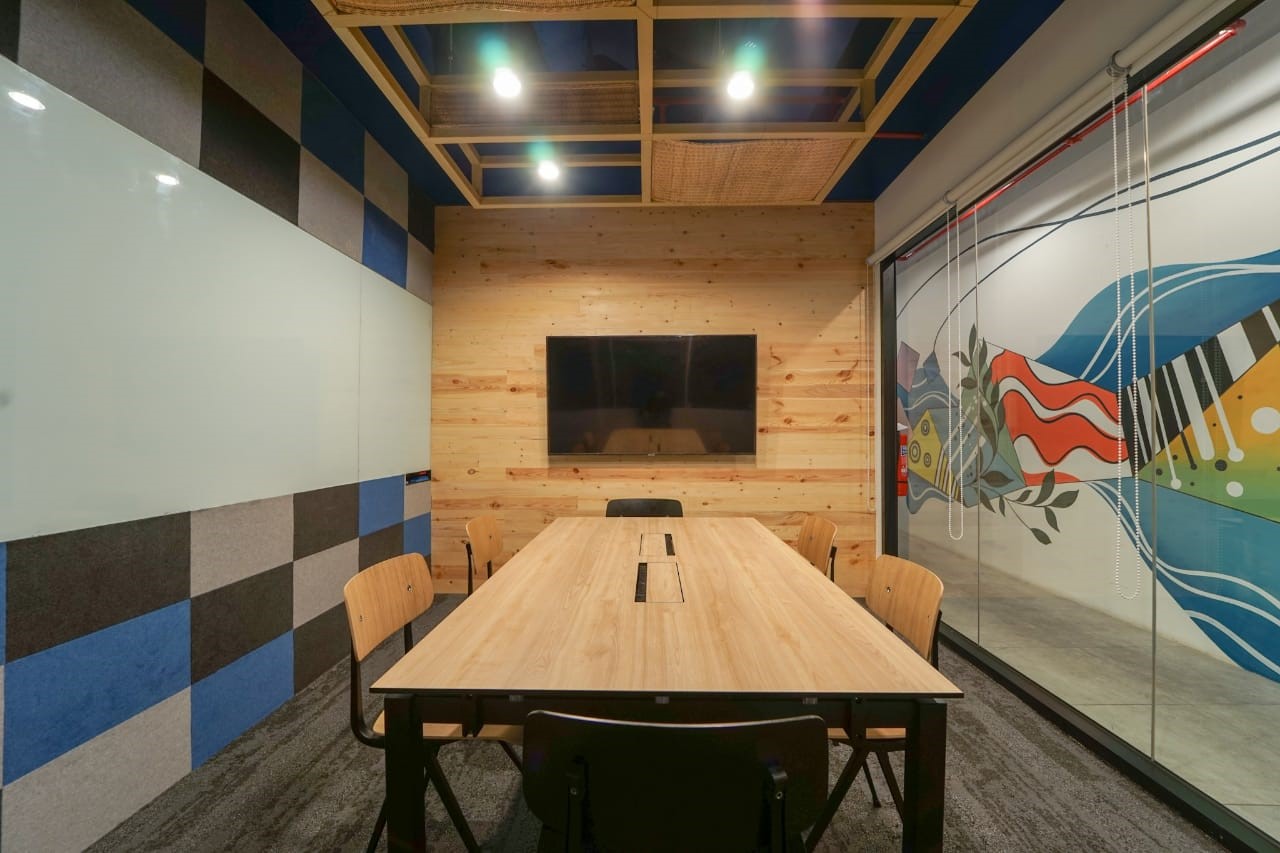 JustCo Meeting Room for 6 pax