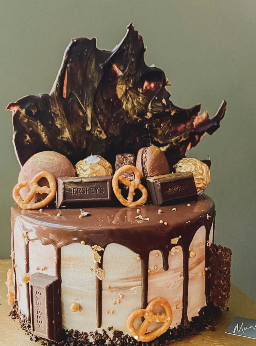 Black and Gold Cake with extra chocolate
